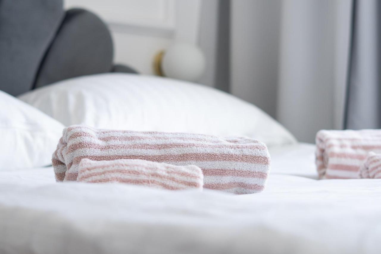 Old Town Gem Designer Apartment - Centre Location - Families - Remote Work Γκντανσκ Εξωτερικό φωτογραφία